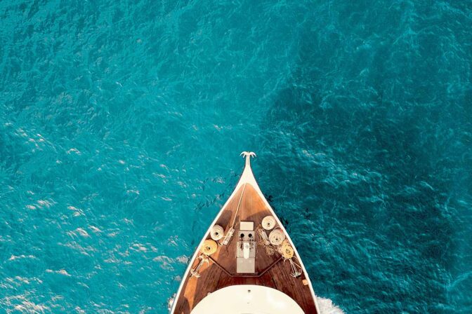 Escursioni in barca a Bova Marina: Tra storia, natura e relax