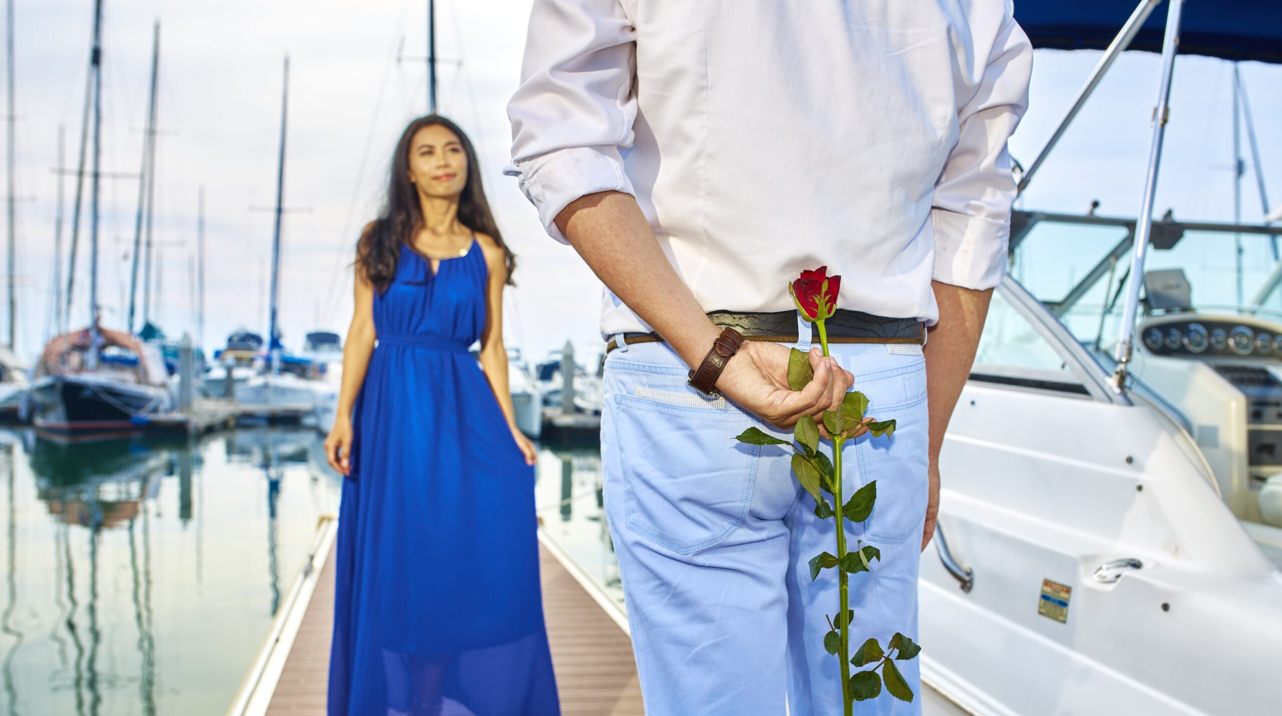 Weekend romantico in barca: Dormire sotto le stelle a Costa dei Saraceni